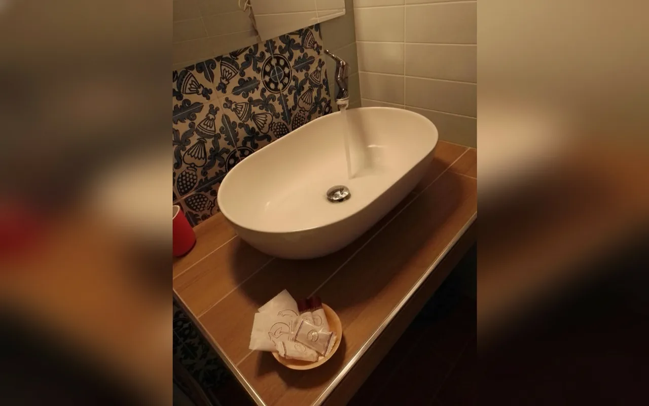 Bagno · lavabo — B&B Cielo Stellato, Salerno