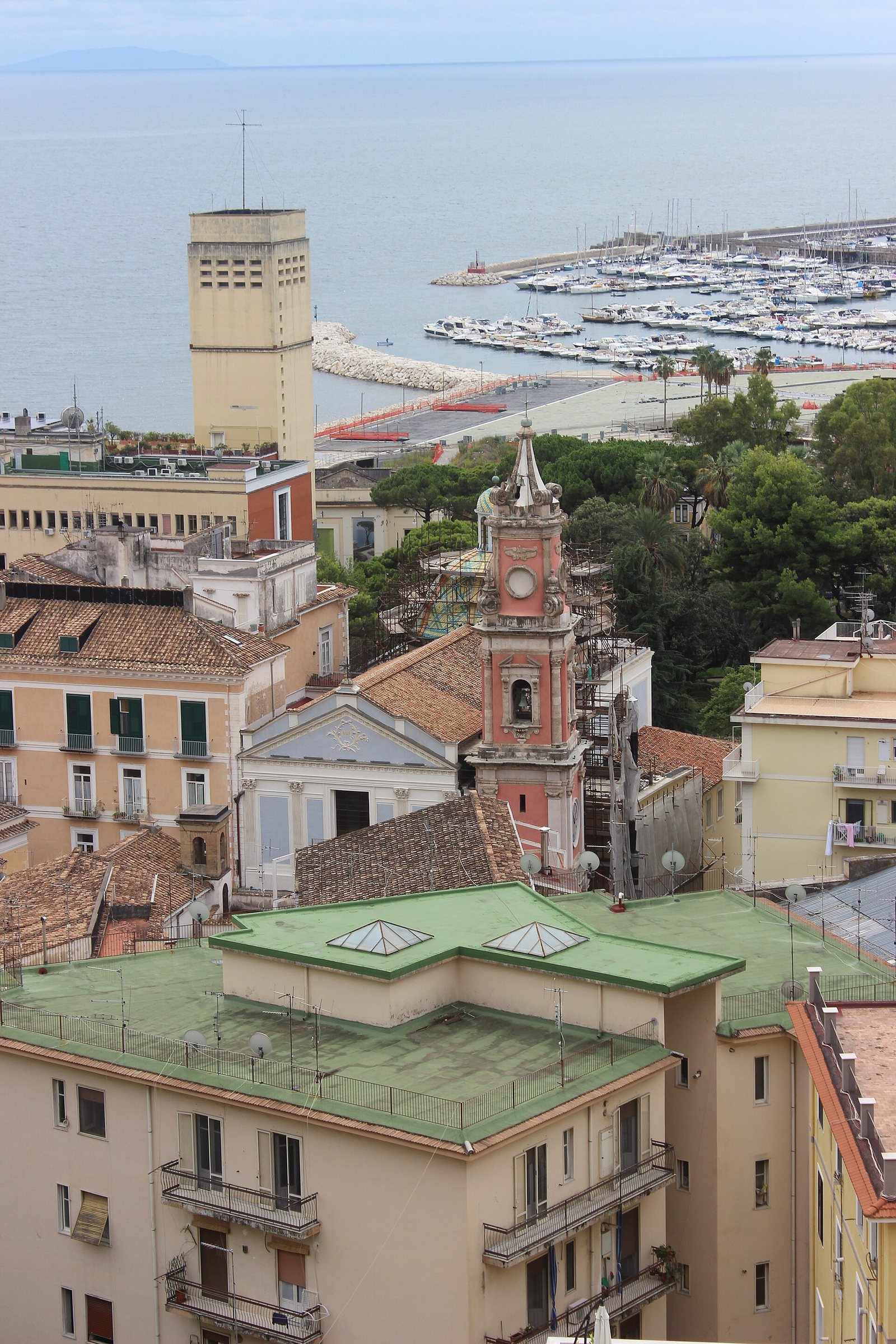 La vista sul golfo dal Giardino della Minerva a Salerno